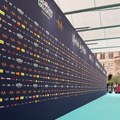 Defile tirkiznim tepihom otvara jubilarnu 70. Pesmu Evrovizije