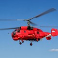 Protivpožarni helikopter MUP-a Srbije baziran na Aerodromu Konstantin Veliki tokom leta