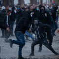 Sukobi ispred sedišta vlade u Tirani, policija upotrebila suzavac i biber sprej