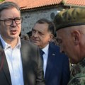 Vučić na prikazu naoružanja u Nišu povodom Dana srpskog jedinstva