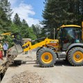 Nastavljeni radovi na izgradnji fekalne kanalizacione mreže na Beloj Zemlji (VIDEO)