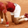 Novak ne zna da li će igrati četvrtfinale Rolan Garosa zbog povrede