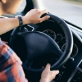 Srbin kupio vozačku za 600 evra, pa seo u kola i došao u Crnu Goru: Uhvatili ga u Baru