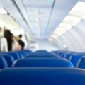 Jeziva scena na aerodromu u indiji! Carinici otvorili putniku torbu, da vide šta nosi! Prizor ih je zgranuo! Unutra se uvijalo…