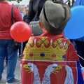 Vučić uz bojice, bebe i šajkače opet zove na dijalog