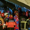 Stravične fotografije iz Indonezije: Urušila se škola, strahuje se da je više od 60 dece ispod ruševina