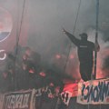 "Mi smo bandu preko Drine..." Haos u Splitu: Torcida zapalila obeležja Crvene zvezde
