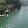 Čuveno srpsko jezero krije šok tajnu: Danas svi uživaju, ali ova fotografija otkriva šta se nalazi ispod vode