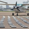 Argentina: u avionu otkriveno 442 kilograma kokaina