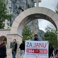 Kad znaš za koga hodaš, nema odustajanja: Ivan nakon šest dana i 300 km stigao pod Ostrog, sve za malu Janu