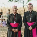 Proštenje Velike Gospe u Banatskoj Topoli – biskup Pál József Csaba: „Marija je već stigla onamo kamo i mi idemo” Proštenje…