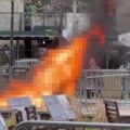 (Uznemirujući snimak) horor u Njujorku! Muškarac se zapalio ispred suda u kome se sudi Trampu: Ljudi vrišteći bežali iz…