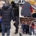 (Uznemirujući video) napad u Sankt Peterburgu! Muškarac s nožem upao u supermarket, ima ranjenih! Ruska garda hitno…