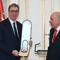 Predsednik Mađarske Vučiću uručio orden „za neizbrisive zasluge u interesu istorijskog pomirenja““