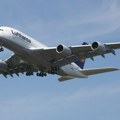 Pilot se vratio iz toaleta i zatekao horor - avion sa 199 putnika 10 minuta leteo bez ijednog pilota, kopilot se onesvestio…