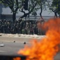 (Foto, video) lete šok bombe, "grad anđela" u plamenu! Prizori koji lede krv obilaze svet, Tramp preti drakonskim kaznama…