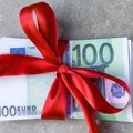 Плаћање пореза на свадбене или рођенданске поклоне: Ову суму новца сви морају да пријаве! Ево колике су пореске стопе