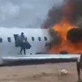 (Video) Ljudi iskaču iz olupine koju guta plamen: Avion izleteo sa piste i izgoreo neverovatnom brzinom, u njemu bio i ministar…