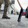 Komunalna milicija dala rok za čišćenje trotoara: Kazne od danas za neodgovorne vlasnike