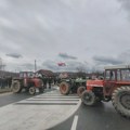 Nezadovoljni poljorpivrednici blokirali put Valjevo-lozninezadovoljni poljoprivrednici blokirali put Valjevo–Loznica: “tražimo…