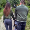 Važe za najsrećniji rijaliti par u Srbiji! Zgodna brineta pokazala kako uživa sa ćerkama: "On hoće da ih imamo petoro dece"…