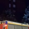 Zapalio se aparat za kafu, buknuo čitav stan! Ogroman požar na Novom Beogradu: Na terenu 30 vatrogasaca