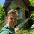 Kupio ruševinu za 5.000 evra, a sad živi u vili: Amerikanac napravio čudo usred šume na Balkanu, od ovog snimka zastaje dah…