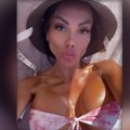 Tamara Đurić se sunča u kupaćem koji više otkriva nego što pokriva. Svi joj bez treptanja gledaju u silikonske grudi: "Imala…