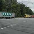 AMSS: Na Batrovcima teretna vozila čekaju jedan sat