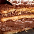 Recept za keks tortu koja se pravi za 15 minuta: Nema mleka ni jaja, a ukus je božanstven!