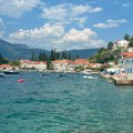 Da li ste ikad posetili ovo mesto na Jadranu? Srpski turisti ga obožavaju, krije bajkovite plaže