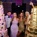 Atina i Nika dobile čak 100.000 € u kovertama! Karleuša zanemela kad je videla šta su gosti stavili u poklone, morala odmah da…