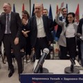 Dušan Teodorović govorio na skupu Evropske Srbije u Kragujevcu, Đilas obećao raspuštanje BIA na prvoj sednici vlade (FOTO)