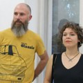 Ljudi beže iz Srbije jureći bolje mesto, dok ustvari ceo svet gori: Umetnici o izložbi „Koordinate potrebe“