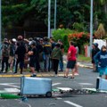 Francuska: Raste broj žrtva nemira na Novoj Kaledoniji, obustavljeni komercijalni letova, blokirano 3.200 ljudi