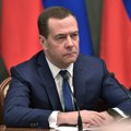 Medvedev: Rusija se za razliku od Ukrajine ne bavi terorizmom