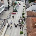 SVEGA TRIDESETAK BLOKADERA DOŠLO DA BRANI NASILNIKE IZ KOSJERIĆA