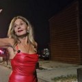 (Foto): Mirjana Bobić Mojsilović u provodu u Beogradu - utegla se u kožnu haljinu, nije mogla da veruje šta su prolaznici…