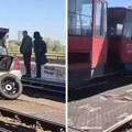 Трамваји стоје у Београду, хаос на Мосту на Ади: Није јасно како је возач мерцедеса ово успео, а тек зашто...
