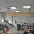 Zaposleni u zatvoru u Sremskoj Mitrovici dali krv za sugrađane povređene u saobraćajnoj nesreći u petak