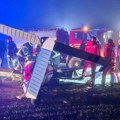 Prve fotografije s mesta pada aviona kod Subotice: Detalji tragedije kod aerodroma Bikovo: Jednu osobu živu izvukli iz…