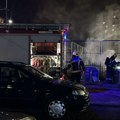 Drama na čačanskom keju: Zapaljen kontejner, stanari potrčali da gase plamen