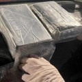 Akcija carine i policije: Presečen šverc preko 30 kg praškaste materije, sumnja se da je kokain