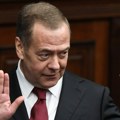 "Evropski idioti žele rat. Ovo je ono što će dobiti" Stravična pretnja iz Moskve, Medvedev objavio zloslutan snimak (video)
