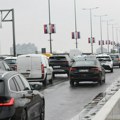 Vozači, dobro otvorite oči! Nevreme otežava saobraćaj širom Srbije, AMSS izdao hitno upozorenje: Na putevima prete i ove dve…
