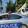 Pretresi u selu Oklace kod Zubinog Potoka: "Pronađeno oružje, policija će uzeti izjave od vlasnika"