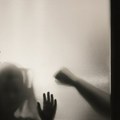 Drama u Bijelom Polju: Pretila nožem sinu iz prvog braka, pa ga napala!