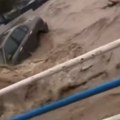 Rodos: Voda odnela automobile, jedan muškarac poginuo