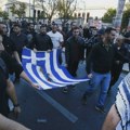 Digli se učenici i studenti i u Grčkoj: Proveli noć ispred parlamenta, nastavnici i lekari obustavili rad
