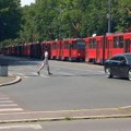 Zbog njega stoje tramvaji u centru Beograda! Slučaj bahatog parkiranja razbesneo sve (foto)